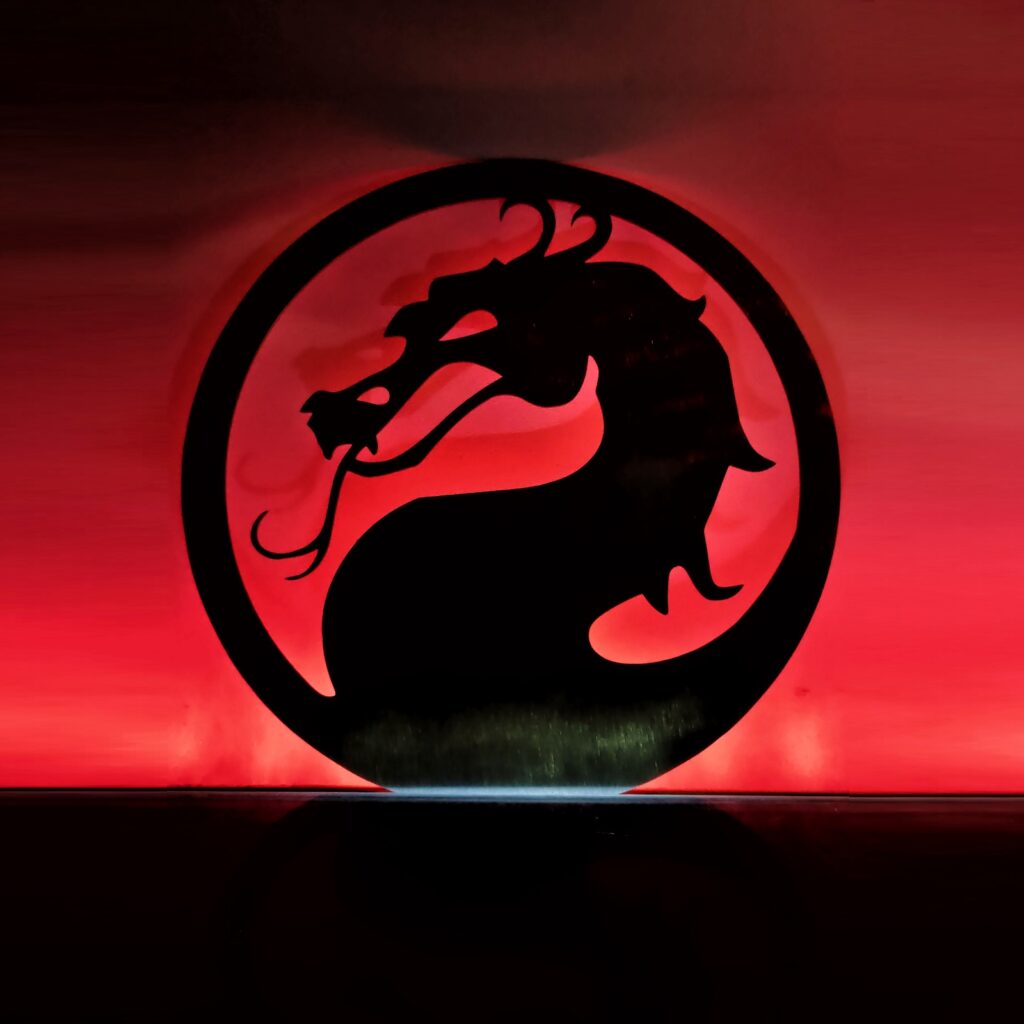 Mortal Kombat металлический логотип украшение сувенир (200х1.5)